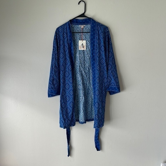 Women's Size XS/S Top Blue Knox Rose - Picture 2 of 4